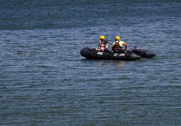 Rescatistas en el Lago Piru buscan a Naya Rivera
