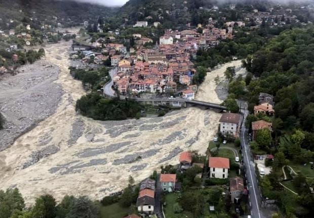 Vista aérea de los Alpes Marítimos con enormes inundaciones y deslaves, en el sur de Francia, el 4 de octubre de 2020.