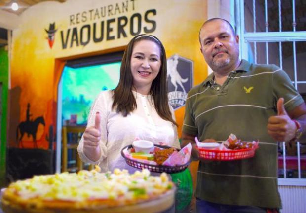 Gloria Núñez, candidata de la alianza, difundió el sábado lo que se puede degustar en Las Varas, Compostela: pizza, alitas, comida mexicana...
