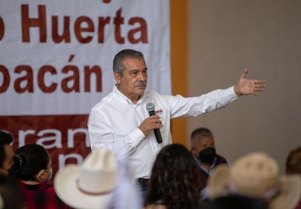 Raúl Morón sigue activo supervisando los comités municipales rumbo a la campaña. Ayer se encontró con morenistas de en Epitacio Huerta.