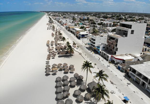 En progreso,  Quintana Roo, las autoridades determinaron realizar el cierre de playas para evitar aglomeraciones que generen contagios en Semana Santa.