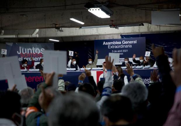 Asamblea General Extraordinaria de Socios de la Cooperativa La Cruz Azul, S.C.L.