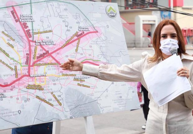 Clara Luz Flores presentó ayer un proyecto de movilidad para la zona metropolitana de Monterrey