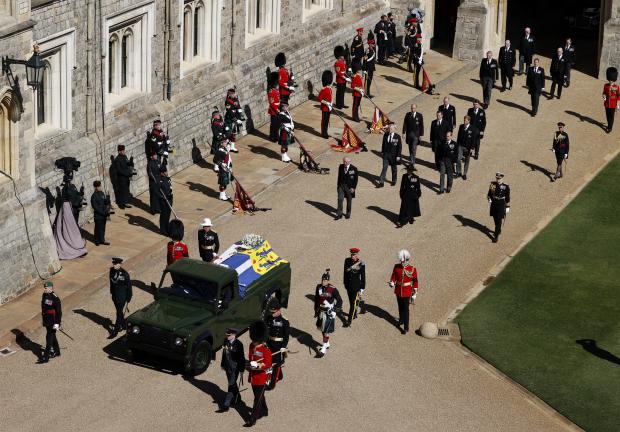 Carroza fúnebre que transporta los restos del príncipe Felipe.