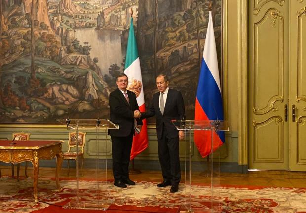 Marcelo Ebrard y el ministro de exteriores ruso Serguéi Lavrov.