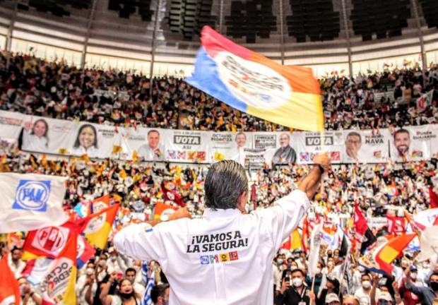 El candidato a la gubernatura de San Luis Potosí, Octavio Pedroza Gaitán, en cierre de campaña