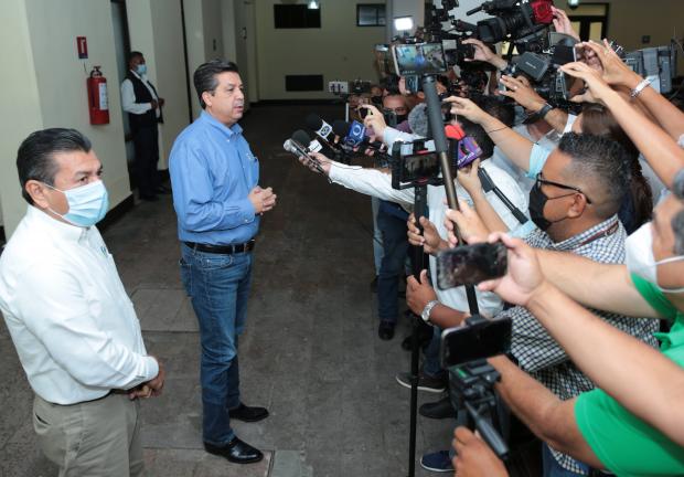 En la image, el gobernador de Tamaulipas, Francisco Javier García Cabeza de Vaca