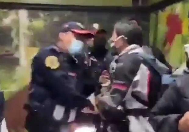 Separan del cargo a policías que agredieron a reporteros en Metro Viveros