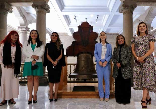 Claudia Sheinbaum y las cinco gobernadoras electas de Morena