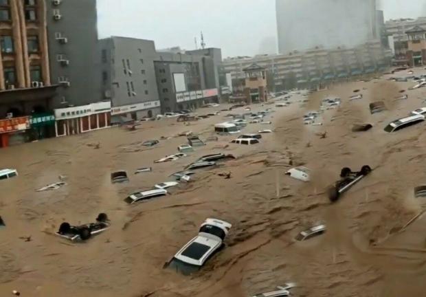 Periodistas que trabajan en China informando de las inundaciones están recibiendo amenazas