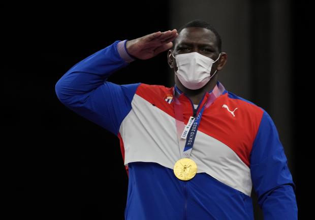 MIJAÍN  LÓPEZ País: Cuba Disciplina: Judo Logro: Oro en los 130 kg