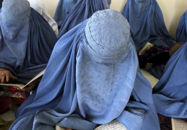 Hay mujeres y niñas llenas de miedo en Afganistán