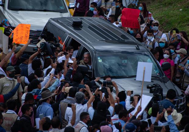 maestros de la CNTE, que en su momento apoyaron a AMLO, bloquearon en más de una ocasión el paso al Presidente en su gira por Chiapas, el pasado viernes.