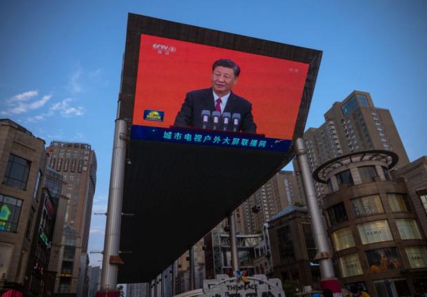 El gobierno de Xi Jinping busca que las estrellas no ganen mucho más que el resto de la población