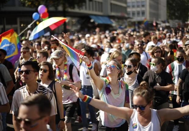 En Suiza las personas del mismo sexo sólo pueden obtener la aprobación oficial para uniones civiles.