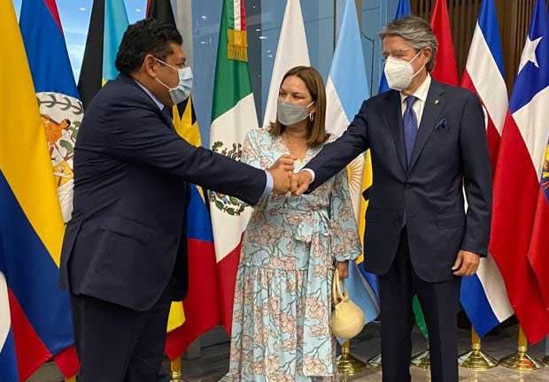El presidente de Ecuador, Guillermo Lasso, en su llegada a México para la cumbre CELAC