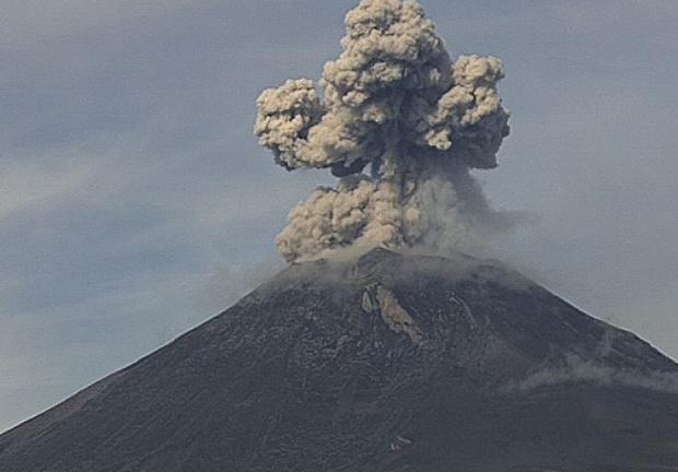 El volcán Popocatépetl ha estado teniendo actividad, y los cuidados por la caída de ceniza deben tomarse muy en serio
