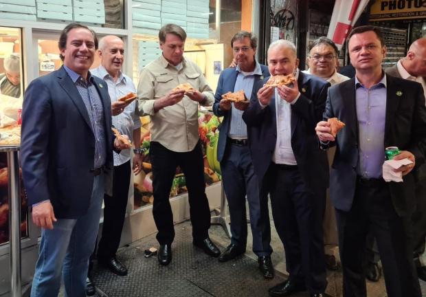 El presidente de Brasil, Jair Bolsonaro, no pudo entrar a un restaurante de EU por no estar vacunado