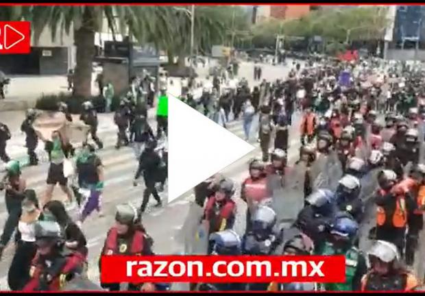 Marcha feminista para exigir el aborto legal y seguro se lleva a cabo del Ángel de la Independencia al Zócalo capitalino.
