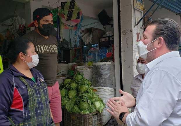 Luis Gerardo Quijano visitó a comerciantes de La Magdalena Contrearas, busca reactivar la economía en la alcaldía