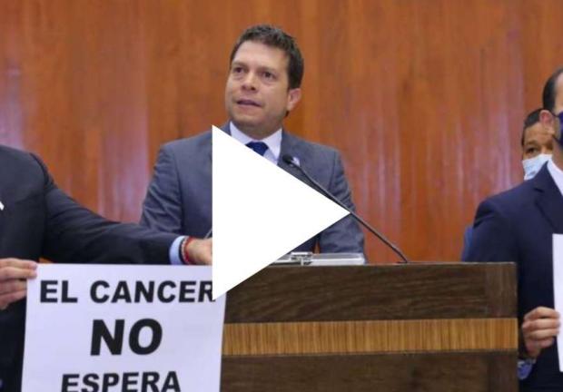 Morena y PAN chocan por pedir recursos para medicamentos contra el cáncer
