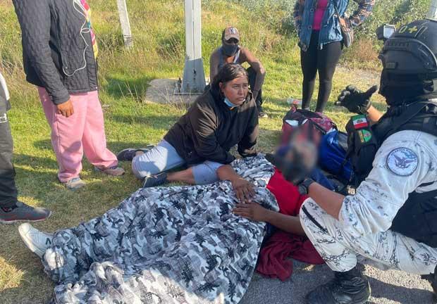 Al menos dos migrantes resultaron heridos luego de que fueron atropelladas por una camioneta del Instituto Nacional de Migración