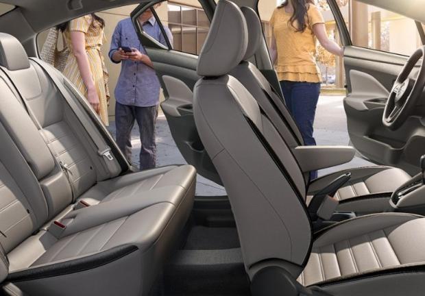 El amplio espacio interior de Nissan Versa es garantía de comodidad para todos los ocupantes.