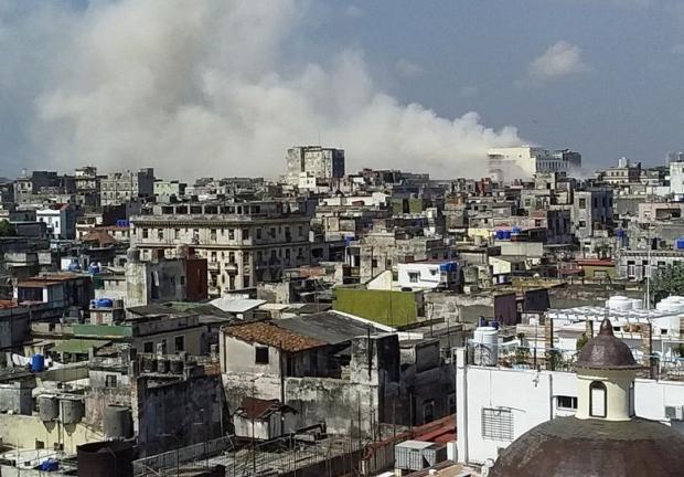 Explosión destruye Hotel Saratoga en La Habana