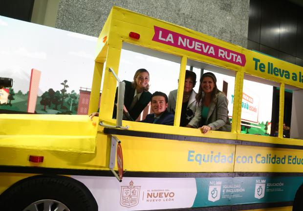 El Gobernador de Nuevo León, Samuel García, informa que también invertirá 20 mdp y estímulos fiscales a empresas que paguen prácticas profesionales a jóvenes