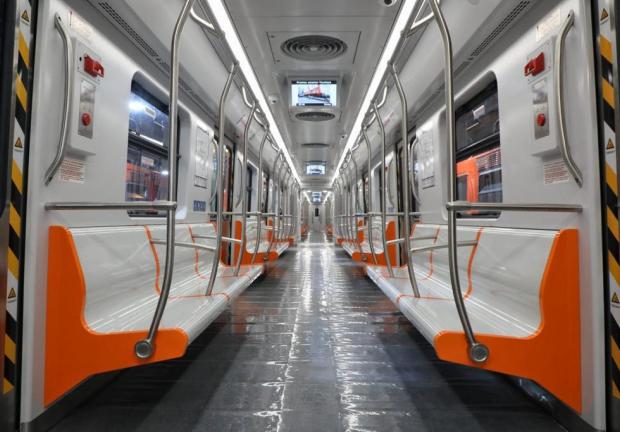 Así luce por dentro el nuevo tren de la Línea 1 del Metro, que cuenta con 72 cámaras de vigilancia y 36 pantallas para informar a los usuarios