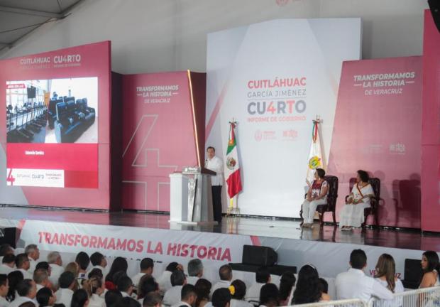 El gobernador de Veracruz, Cuitláhuac García, anuncia que para el sector salud se vana destinar mil 400 millones de pesos