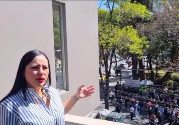 En un breve mensaje a medios, la alcaldesa Sandra Cuevas afirma que ha recuperado y rehabilitado la Alameda de Santa María La Ribera, donde se realizaban bailes semanales para adultos mayores