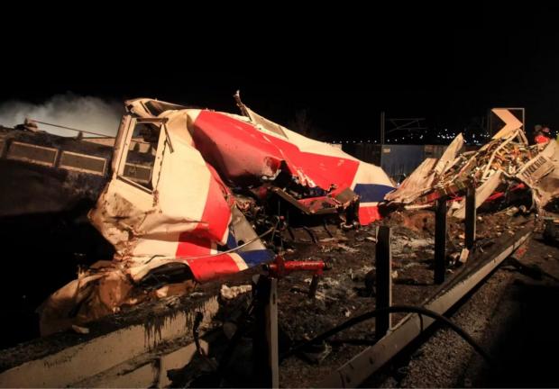 De los 350 pasajeros, al menos 85 personas resultaron heridas y 36 murieron durante el choque de trenes