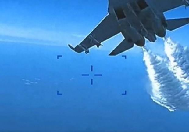 El caza ruso "lanzó deliberadamente" combustible sobre el dron de Estados Unidos.