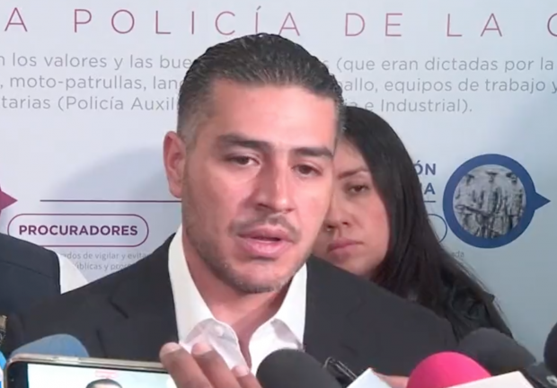 García Harfuch aseguró que algunos de los detenidos portaban insignias de un cártel en Jalisco.