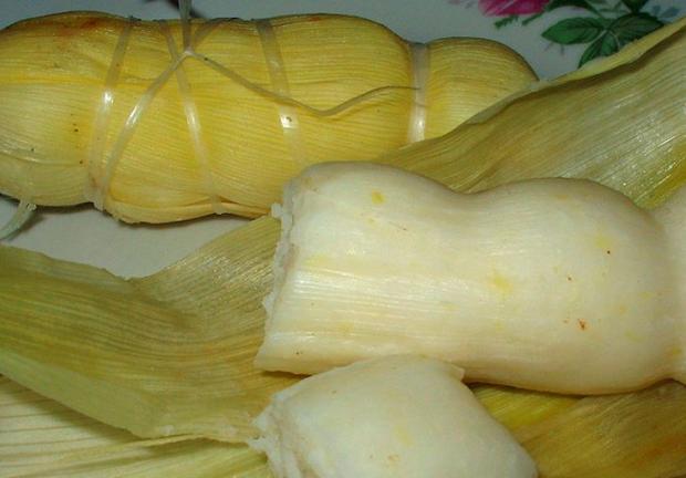 El bollo colombiano se puede hacer con maíz, yuca o papas. También es muy popular en Panamá y España.