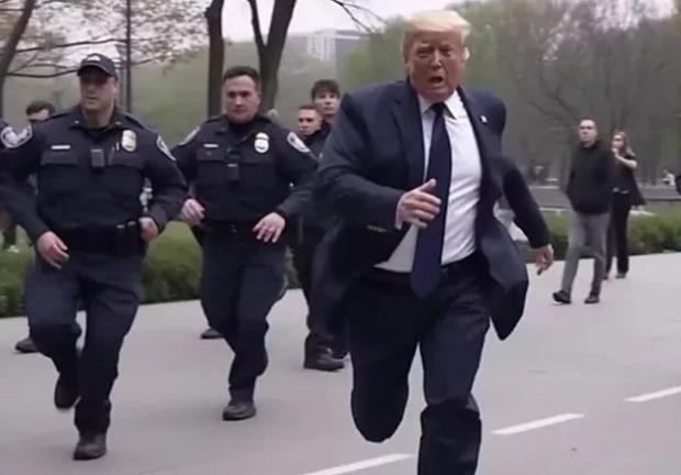 Expresidente de Estados Unidos, Donald Trump, huye de los oficiales que intentan detenerlo