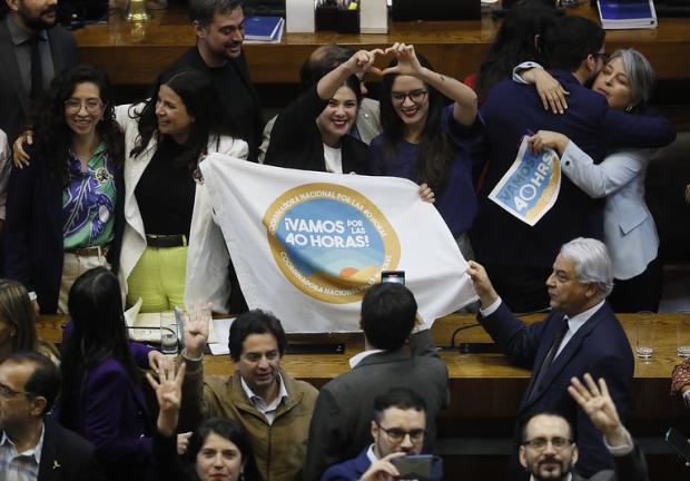 Congreso chileno aprueba con 127 votos a favor, 14 en contra y tres abstenciones ley que reduce la jornada laboral
