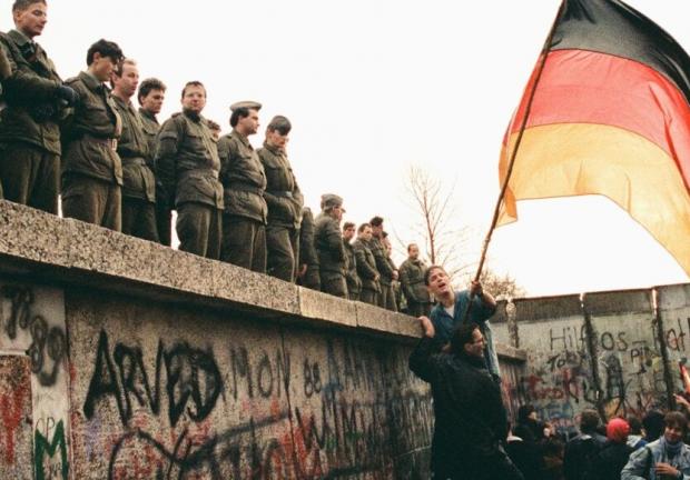 Caída del Muro de Berlín en 1989.