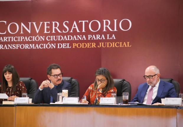 El exministro de la Corte José Ramón Cossío Díaz señala que Morena debe entender que ​no pueden justificarse en la legitimación que consiguieron en las urnas para impulsar una consulta para la elección de ministros.