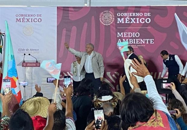 El presidente Andrés Manuel López Obrador encabezó la ceremonia de restitución de tierras del Ejido de San Salvador Atenco, Estado de México.