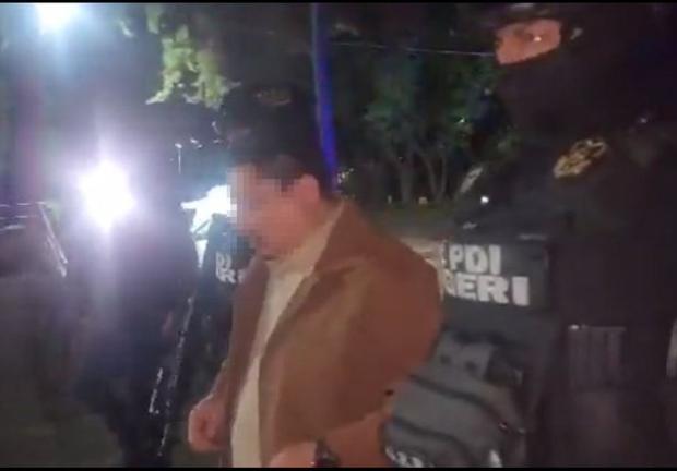 El fiscal de Morelos, Uriel "N", salió del Altiplano la noche de este miércoles y fue detenido nuevamente por la Fiscalía Anticorrupción de Morelos, acusado por el delito de tortura.