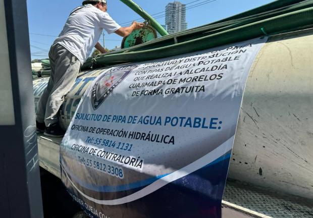 Alcalde de Cuajimalpa brinda apoyo con entrega gratuita de agua durante temporada de estiaje