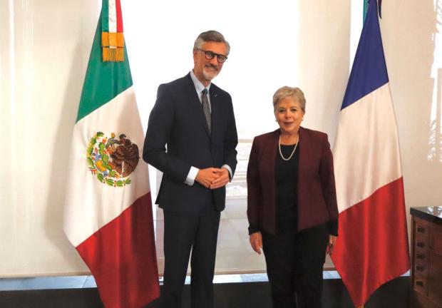 Alicia Bárcena recibió al embajador de Francia en México, Jean-Pierre Azvazadourian