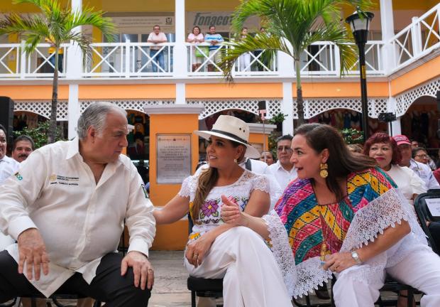 Mara Lezama y Miguel Torruco dan primer brochazo de “Rutas Mágicas del Color” en Cozumel