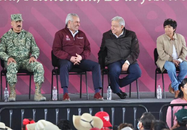 Gobernador Alfredo Ramírez Bedolla y el presidente de la República, Andrés Manuel López Obrador refrendan apoyo con programas sociale