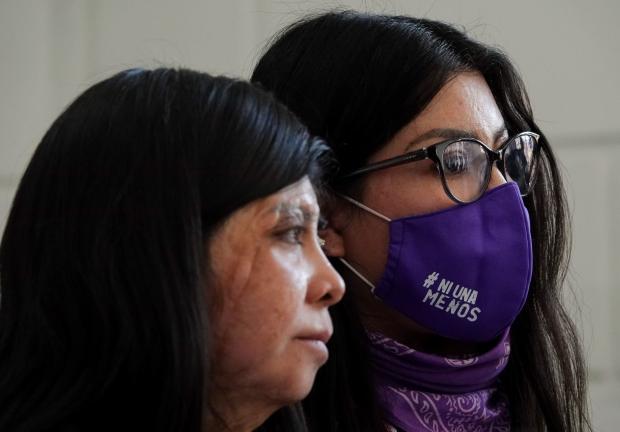 el 8 de febrero de 2024, las activistas María Elena Ríos y Elisa Xolalpa, víctimas de ataques con ácido, celebraron en el Congreso de la Ciudad de México la aprobación de la llamada "Ley Malena", que este 20 de febrero entró en vigor.