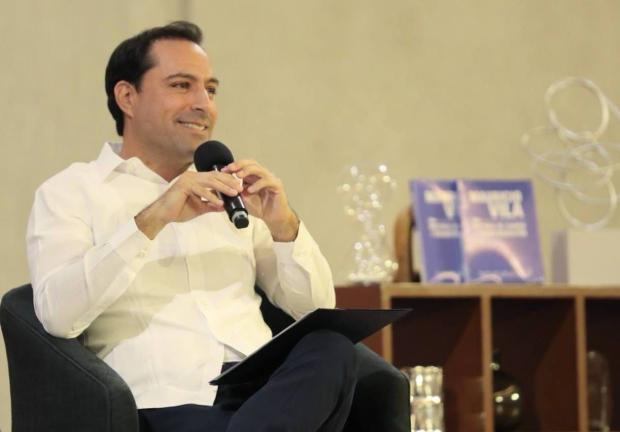 Gobernador Mauricio Vila Dosal presenta su libro ”Una historia de cambio y transformación”