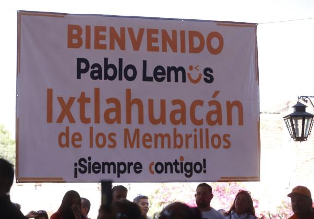 Pablo Lemus se reunió con maestras y maestros en Atequiza, en el municipio de Ixtlahuacán de los Membrillos