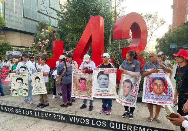 Sin respuesta del Gobierno federal a diálogo con padres de los 43 normalistas de Ayotzinapa